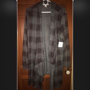 Cozy oversized sweater with draping